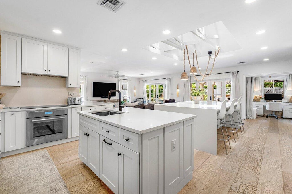 Photo of 783 Toledo Drive, Boca Raton, FL 33432 (MLS # B26071909)