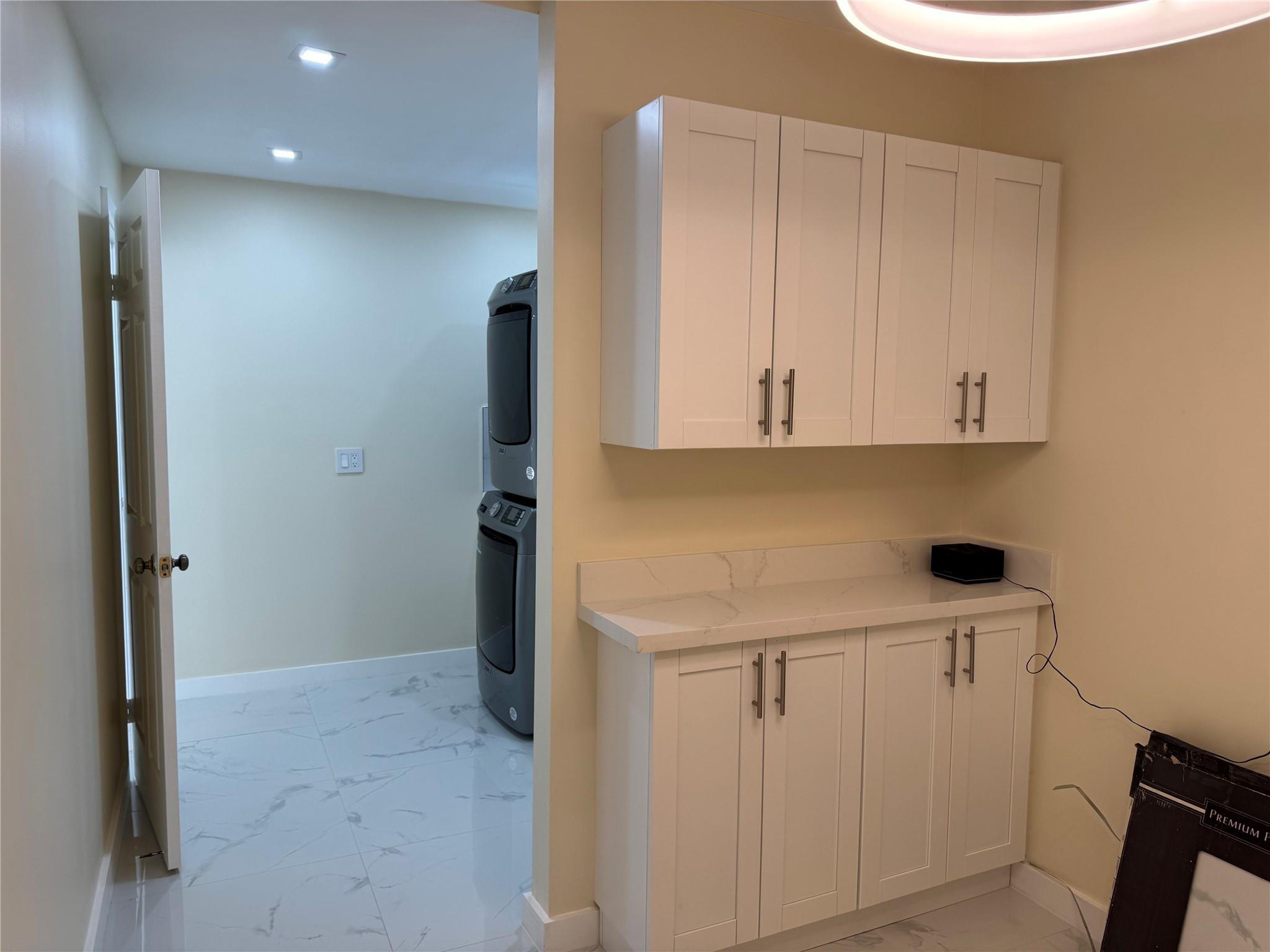 Condo 10 Of Whitehall Con - Residential Lease