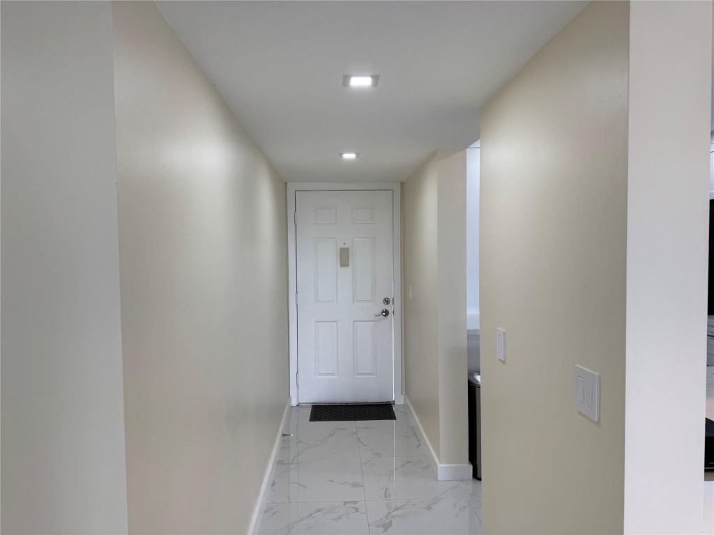 Condo 10 Of Whitehall Con - Residential Lease