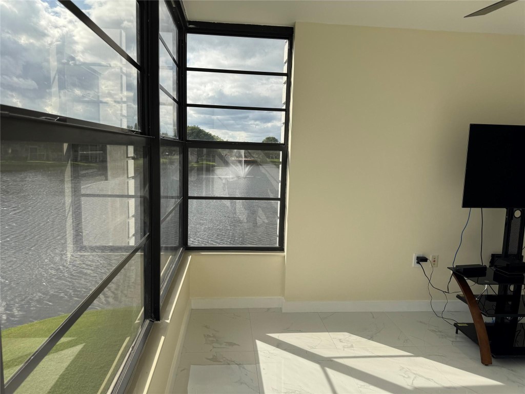 Condo 10 Of Whitehall Con - Residential Lease