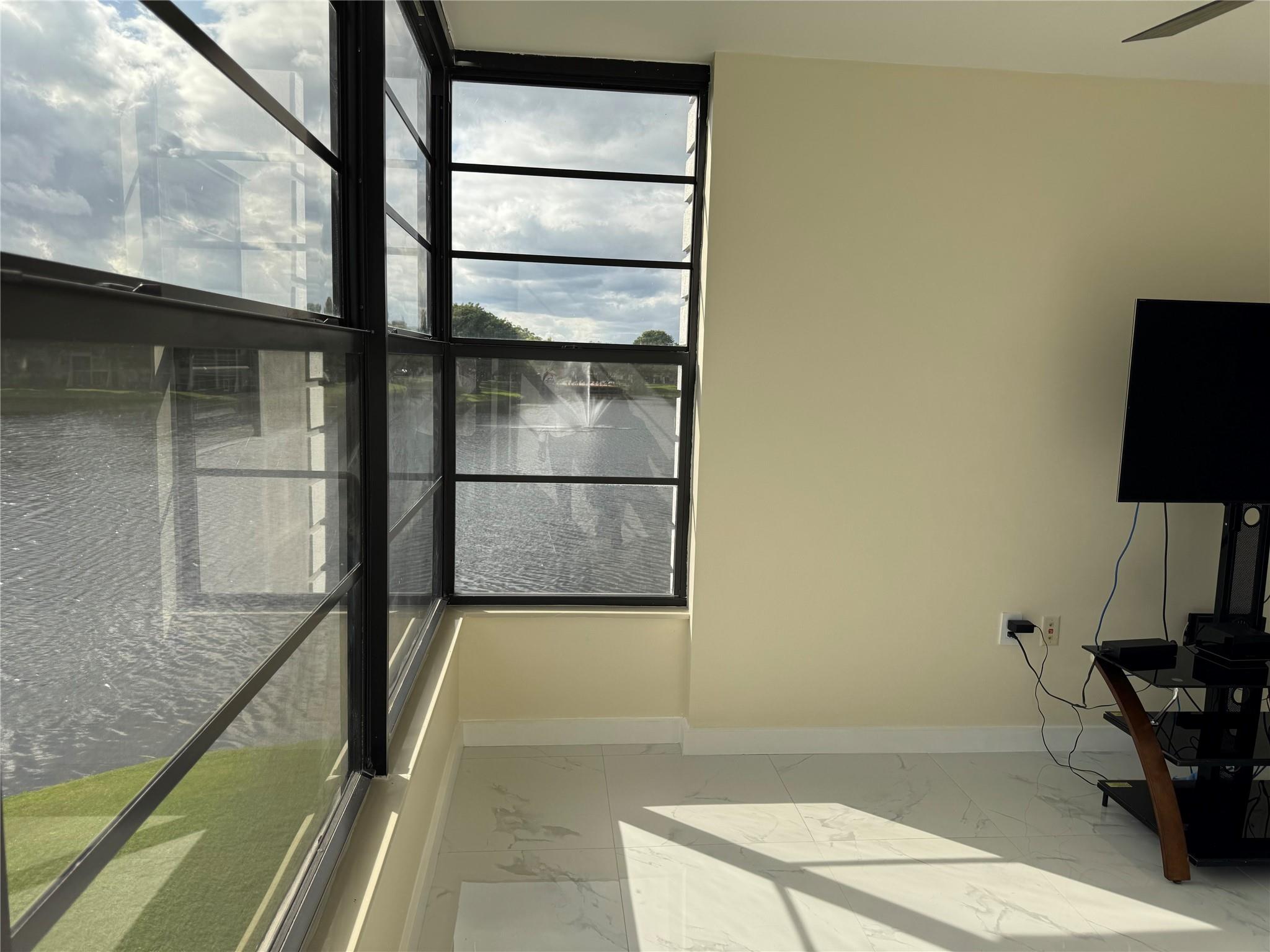 Condo 10 Of Whitehall Con - Residential Lease