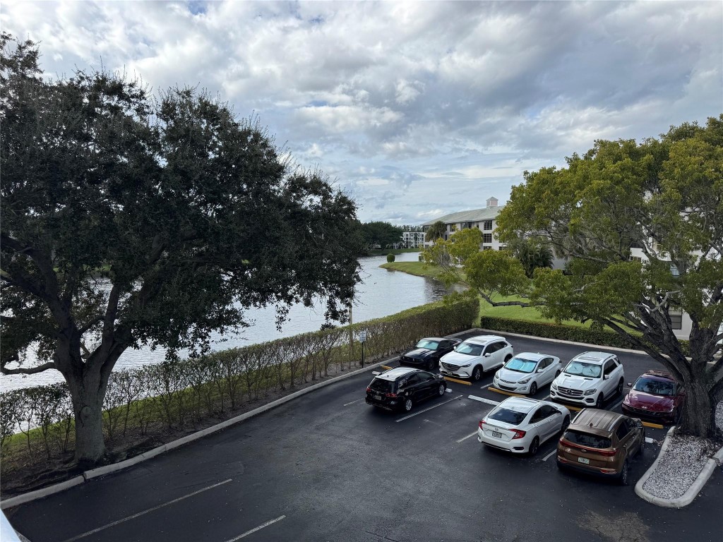 Condo 10 Of Whitehall Con - Residential Lease