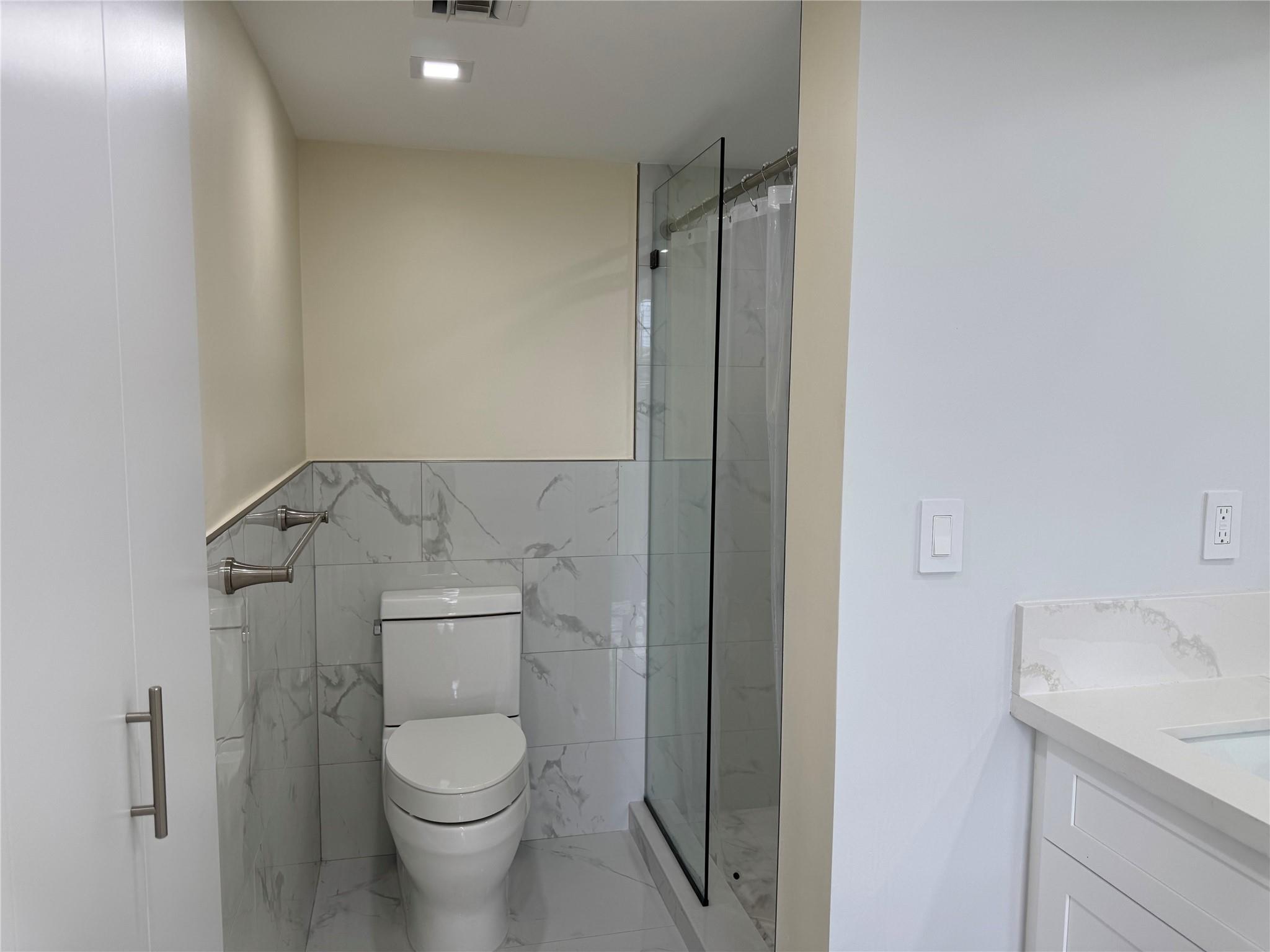 Condo 10 Of Whitehall Con - Residential Lease