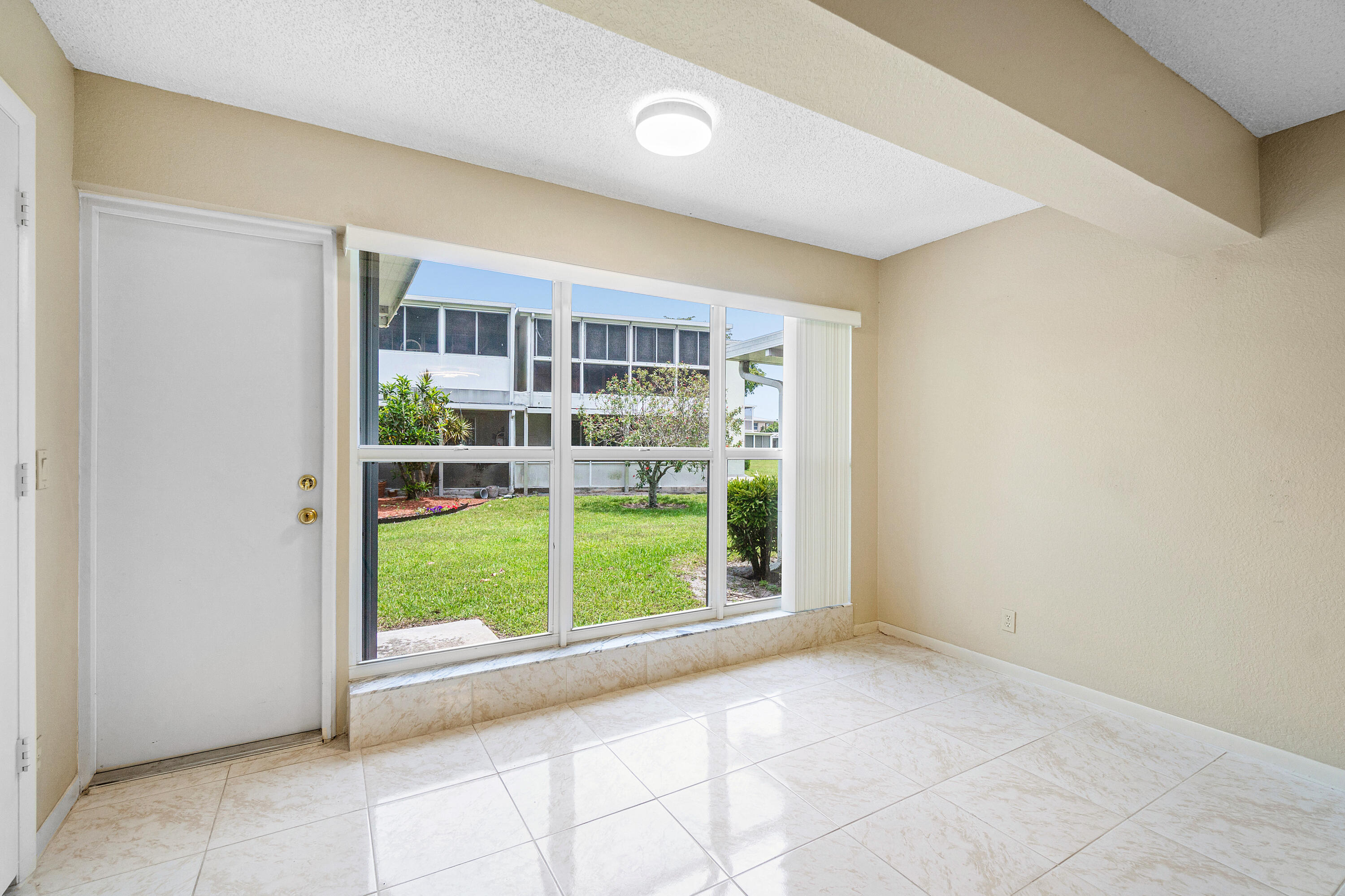 PINES OF DELRAY NORTH CONDO - Residential Lease