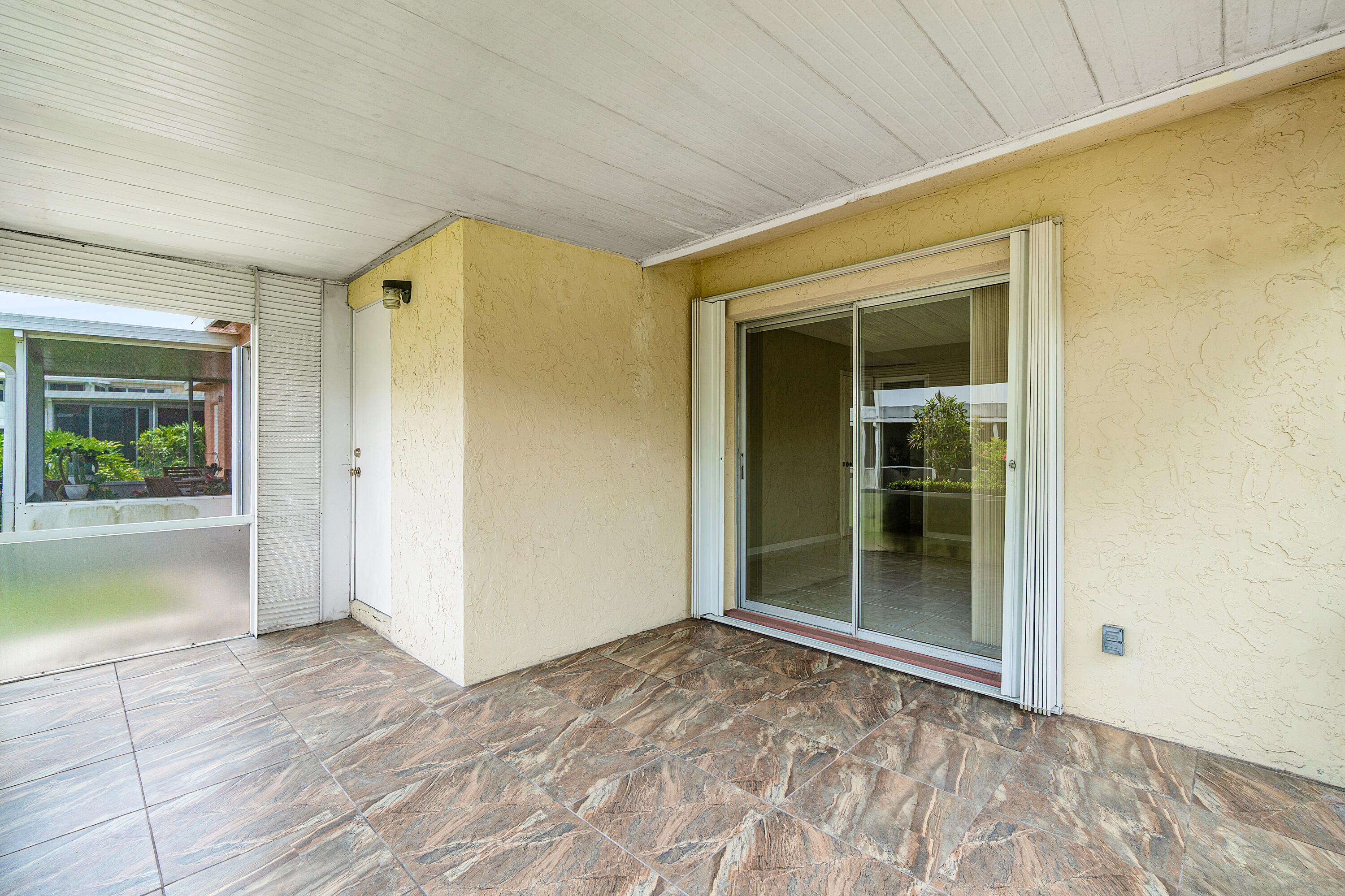 PINES OF DELRAY NORTH CONDO - Residential Lease