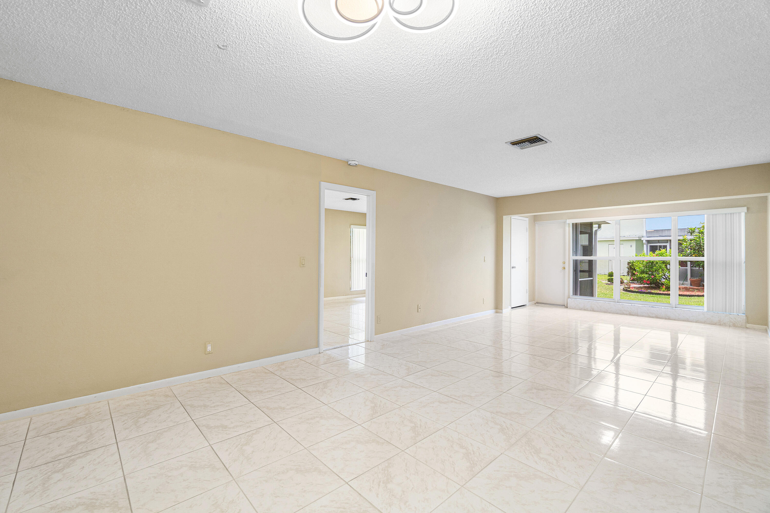 PINES OF DELRAY NORTH CONDO - Residential Lease