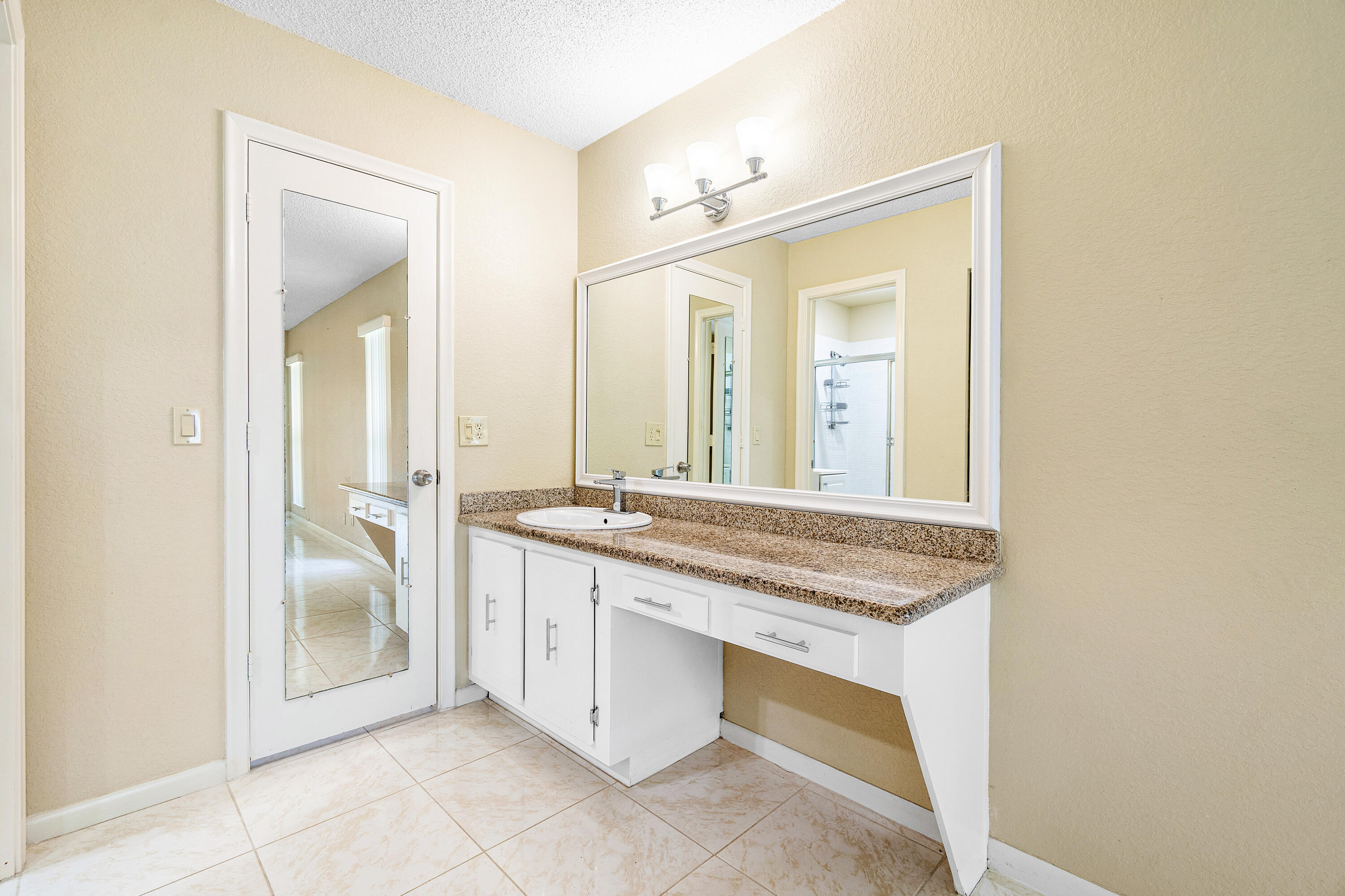 PINES OF DELRAY NORTH CONDO - Residential Lease