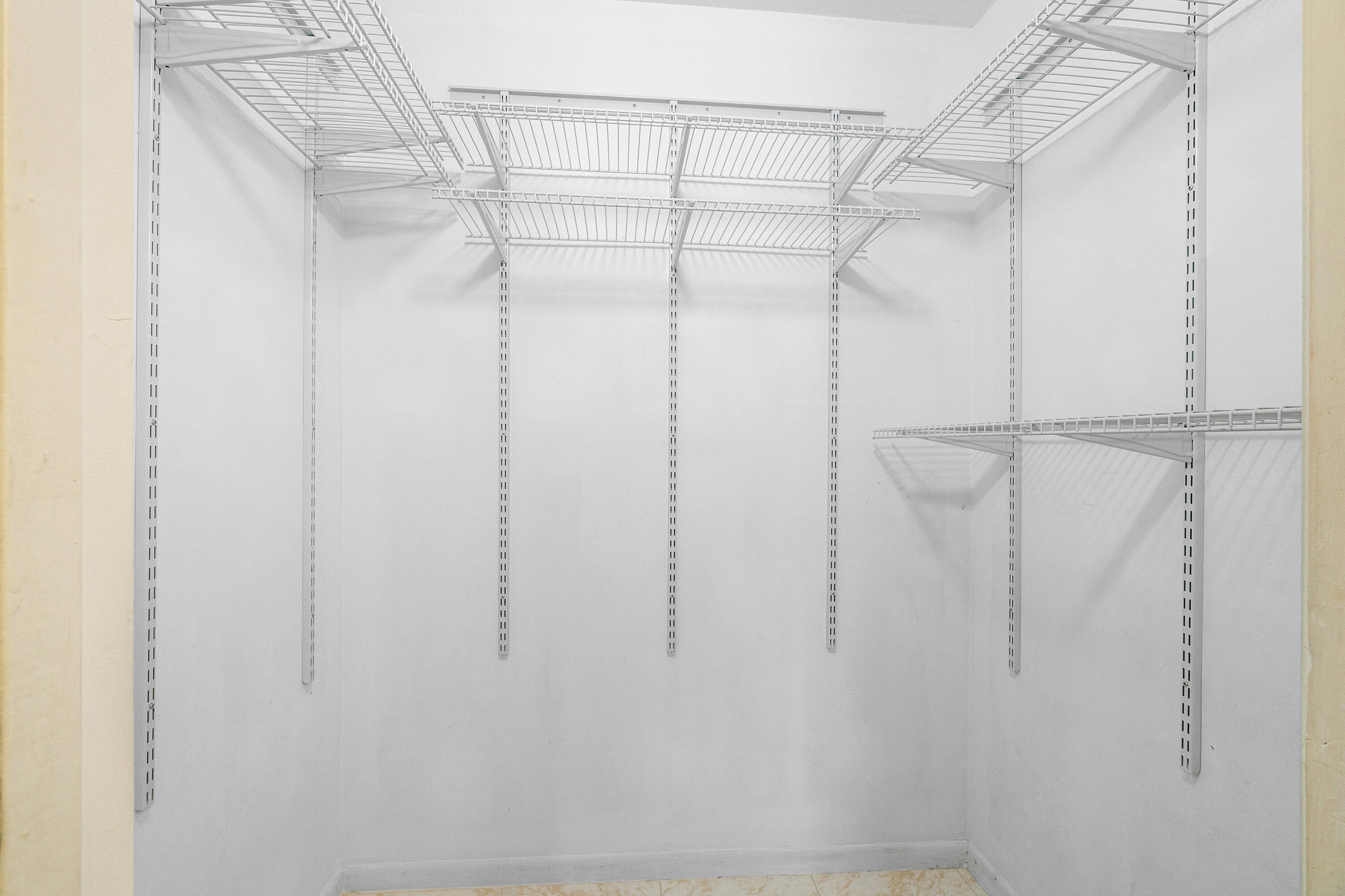 PINES OF DELRAY NORTH CONDO - Residential Lease