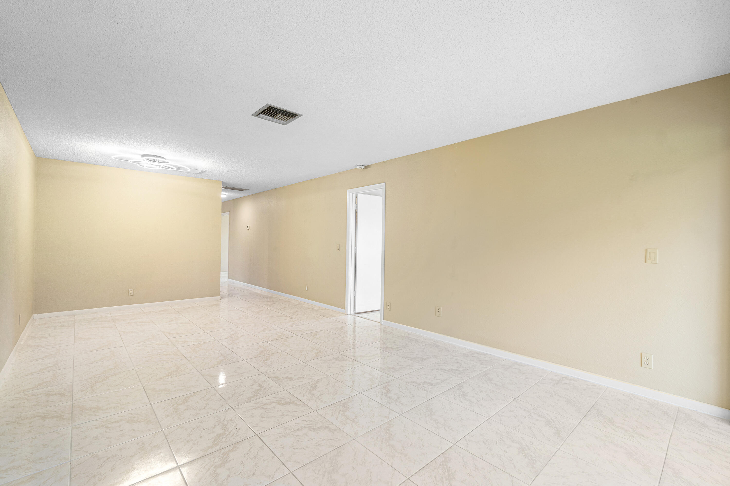 PINES OF DELRAY NORTH CONDO - Residential Lease