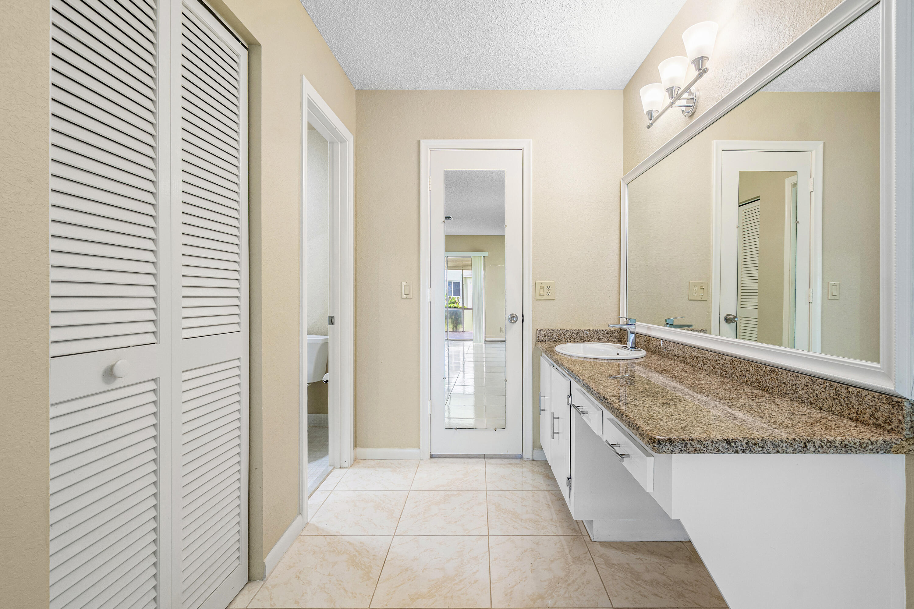 PINES OF DELRAY NORTH CONDO - Residential Lease