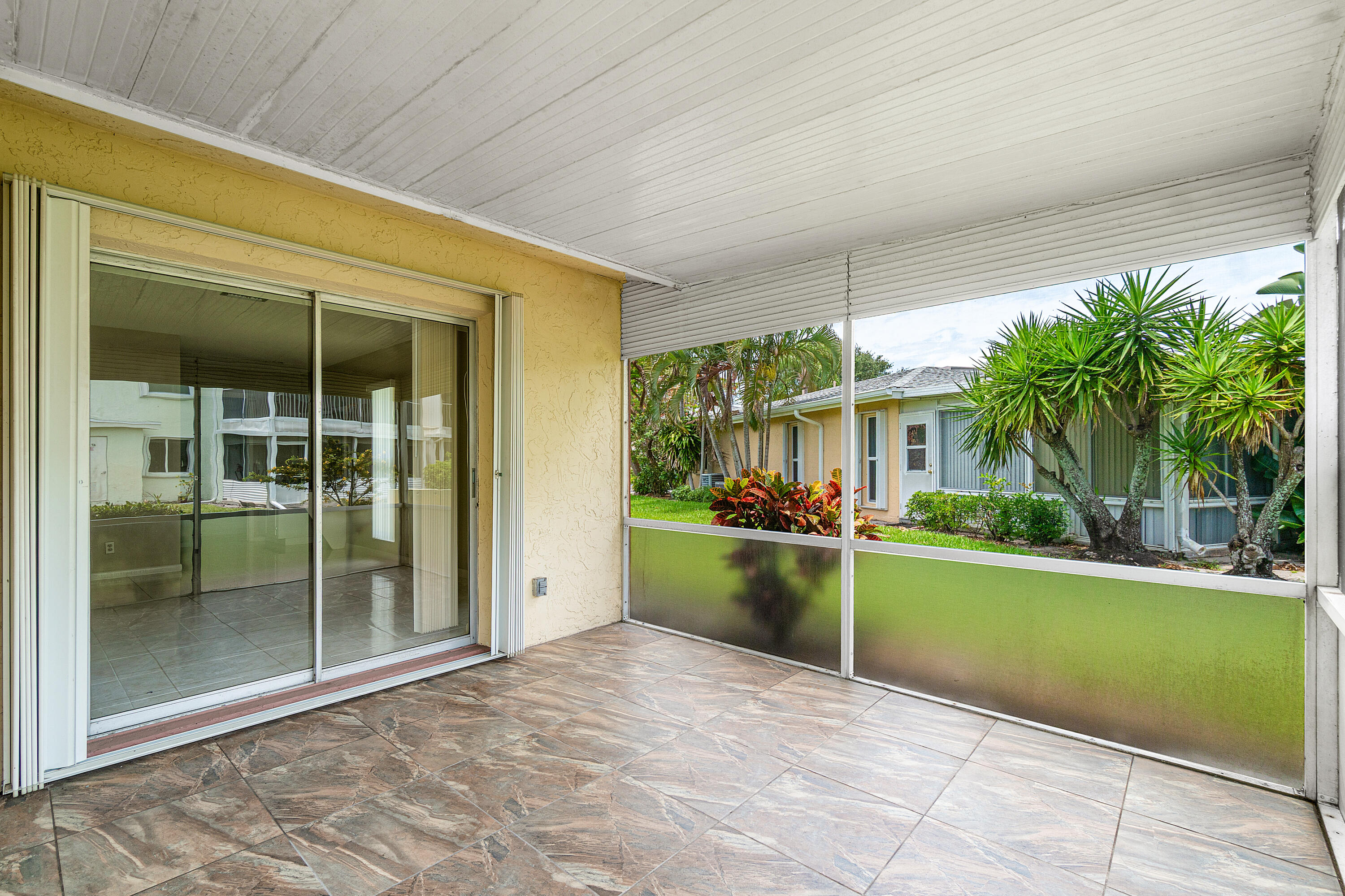 PINES OF DELRAY NORTH CONDO - Residential Lease