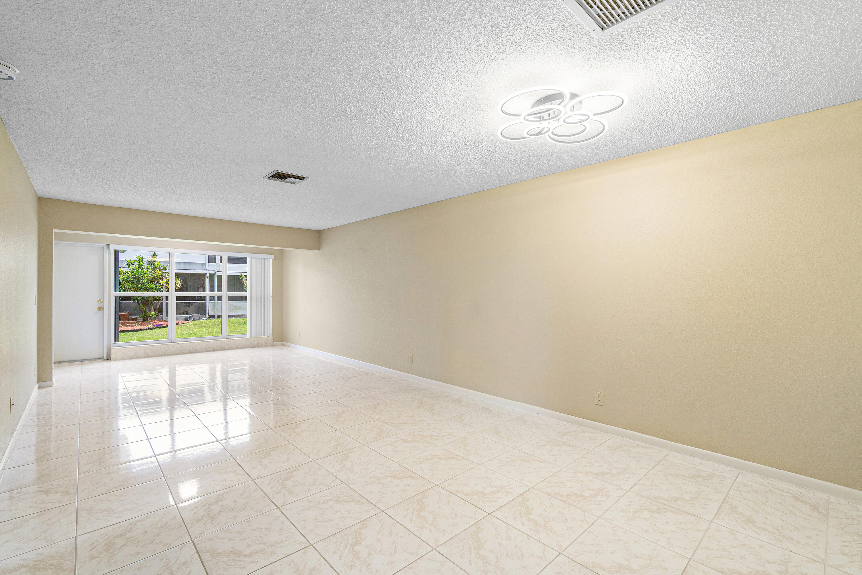 PINES OF DELRAY NORTH CONDO - Residential Lease