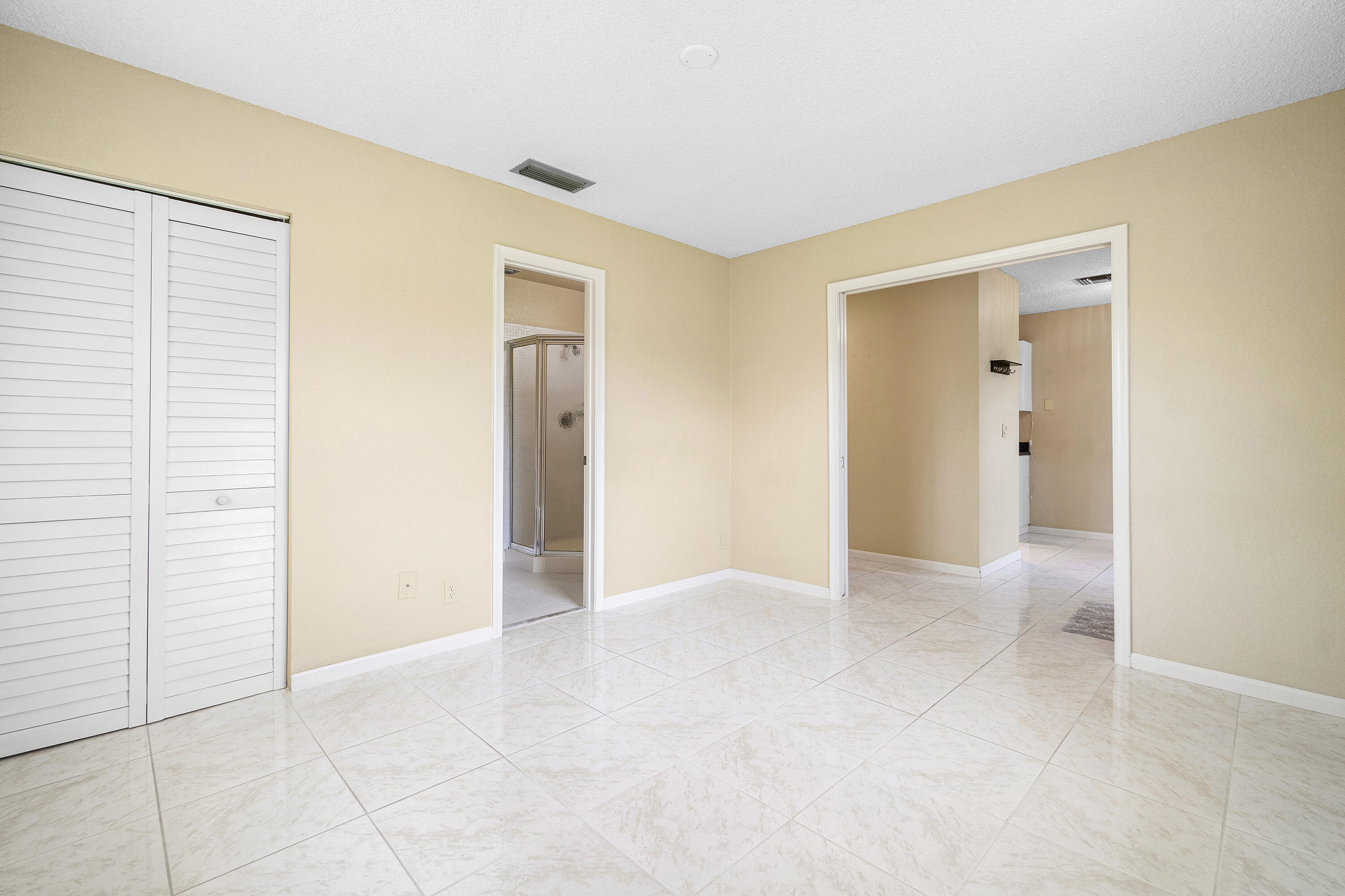 PINES OF DELRAY NORTH CONDO - Residential Lease