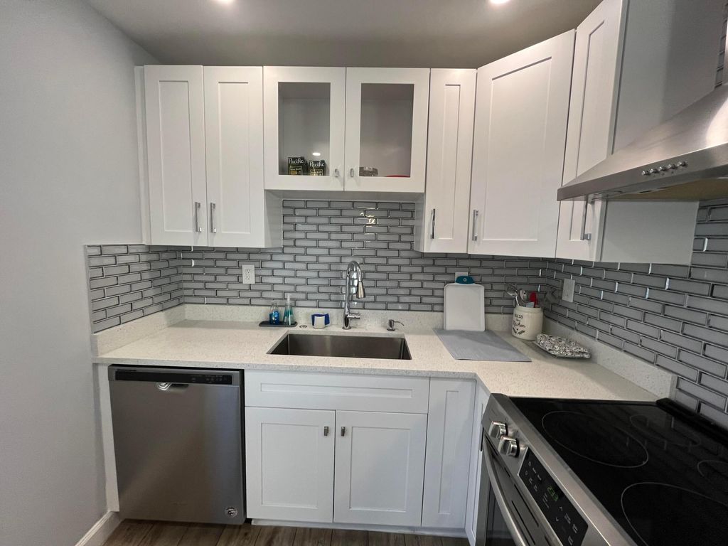 Photo of 812 Burgundy Q, Delray Beach, FL 33484 (MLS # R11165697)