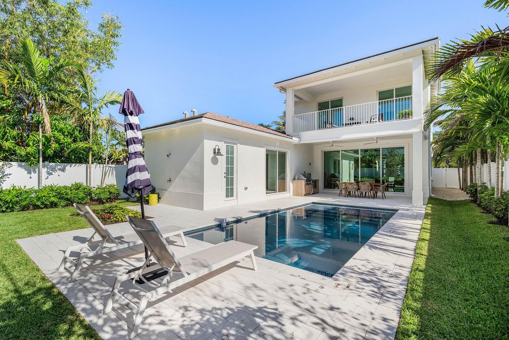 Photo of 234 NE 12th Street, Delray Beach, FL 33444 (MLS # B26017506)