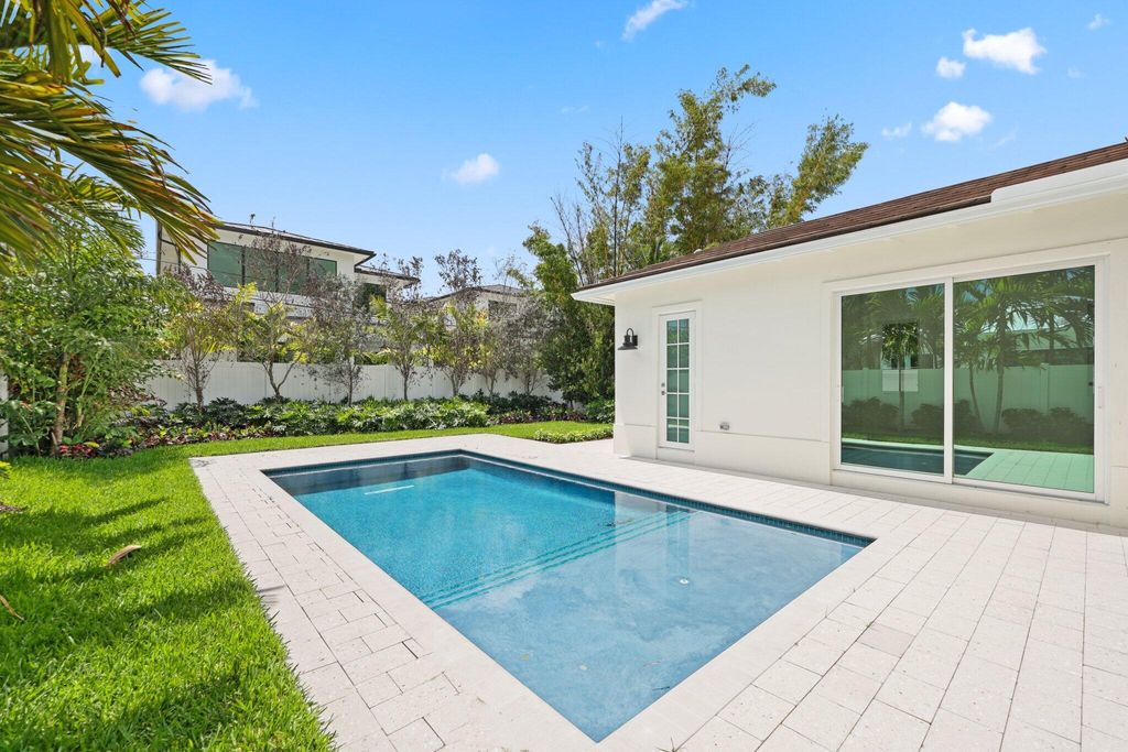 Photo of 234 NE 12th Street, Delray Beach, FL 33444 (MLS # B26017506)