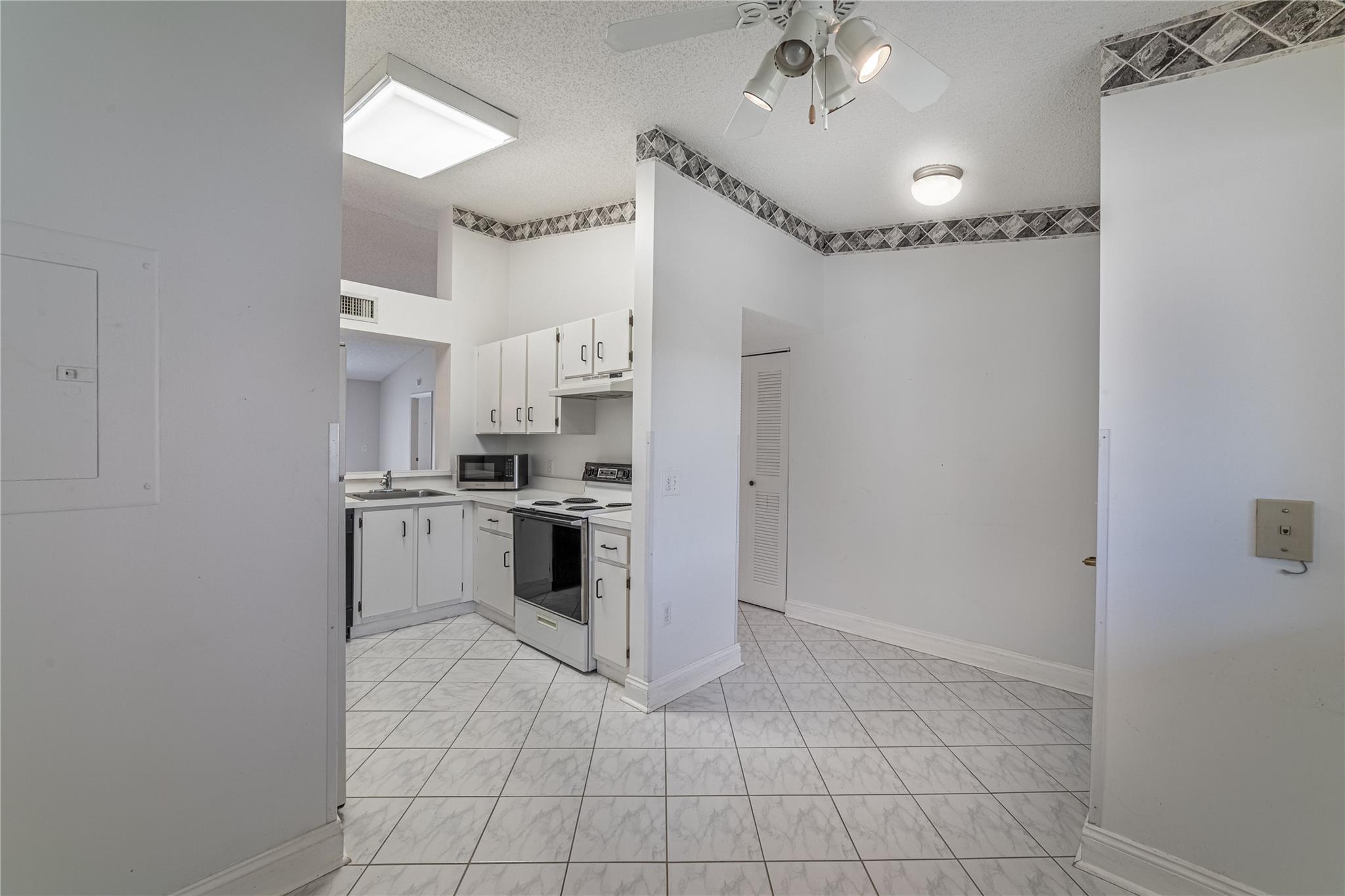 7447 N Devon Dr 7447