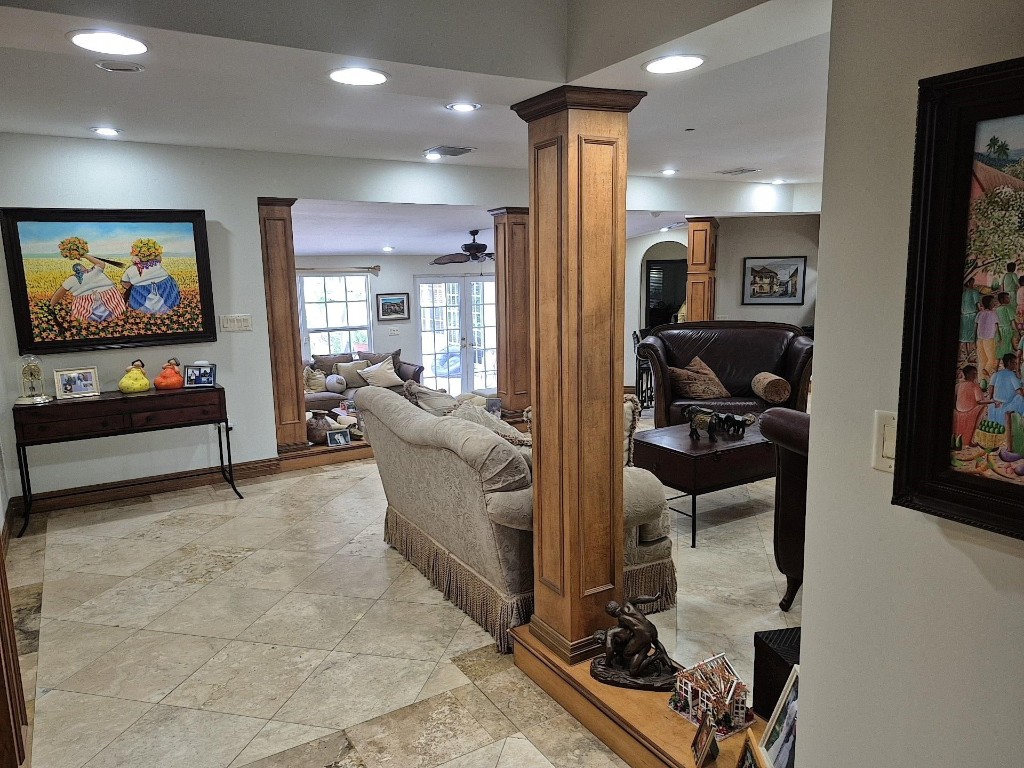 Davie Farmettes 72-10 B - Residential