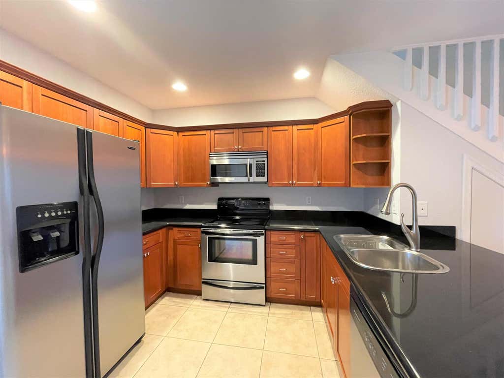 Photo of 602 S Federal Highway #5, Lake Worth Beach, FL 33460 (MLS # B26060808)