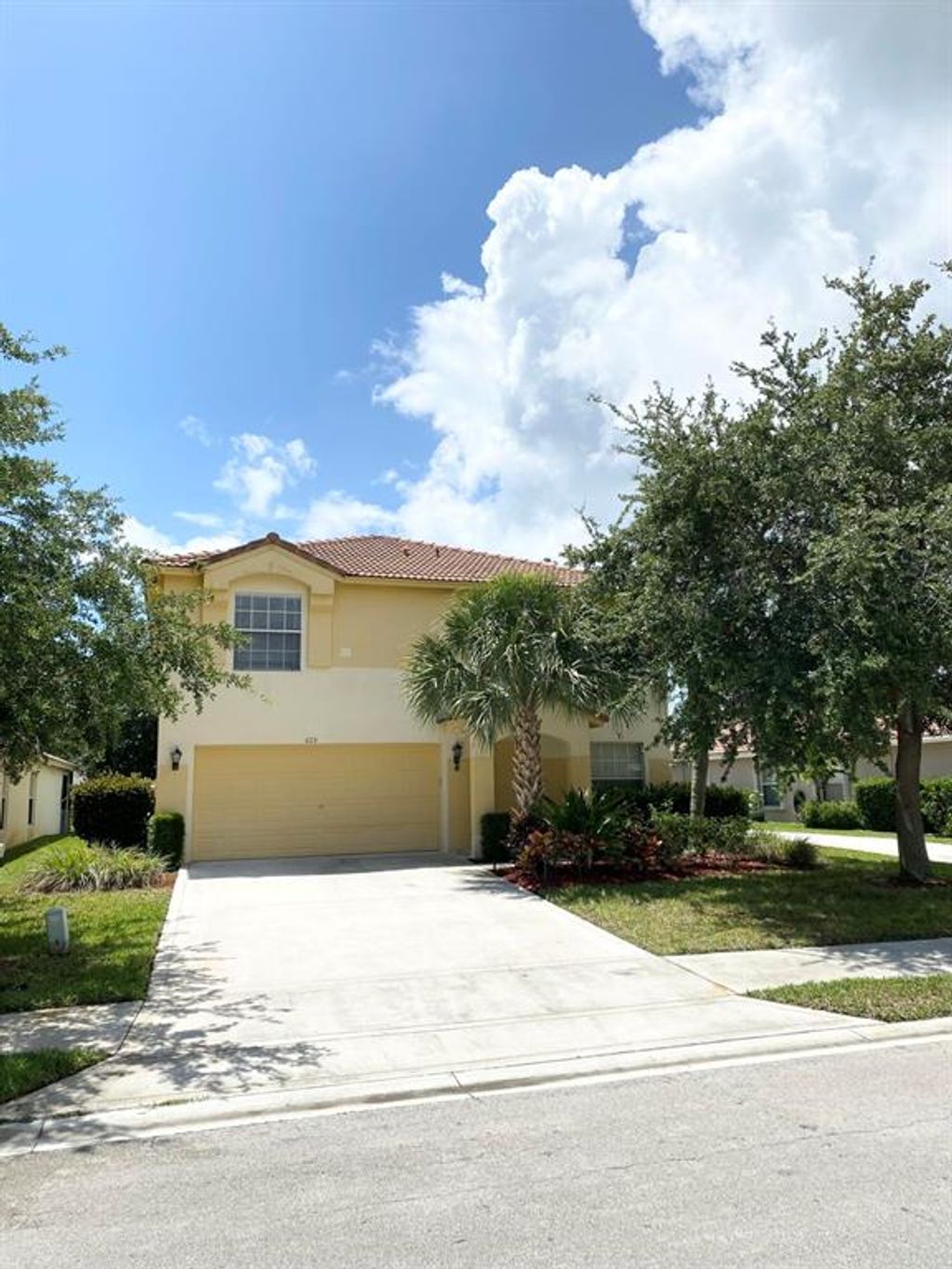 Photo of 615 NW Stanford Lane, Port Saint Lucie, FL 34983 (MLS # R10709118)