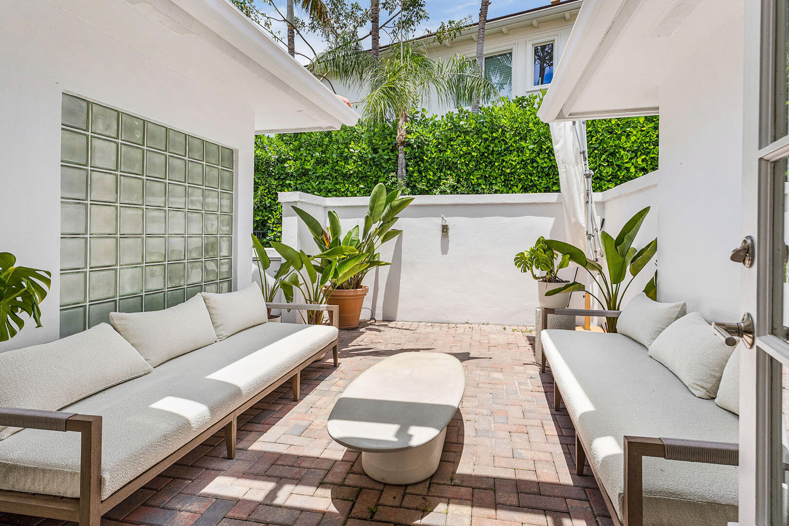 ROYAL PALM YACHT & COUNTRY CLUB - Residential Lease