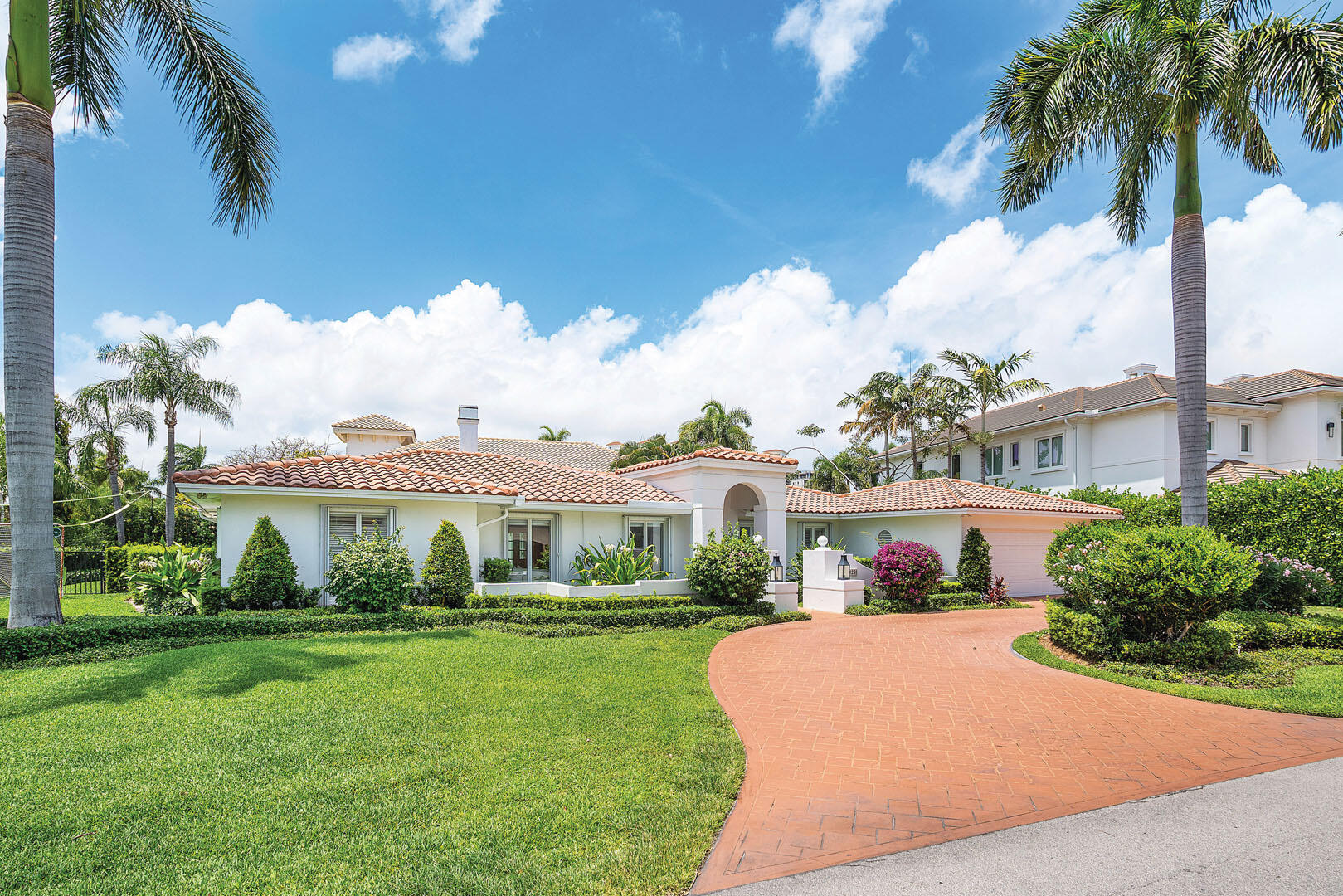 ROYAL PALM YACHT & COUNTRY CLUB - Residential Lease