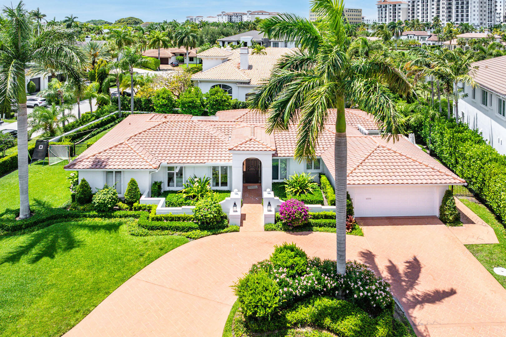 ROYAL PALM YACHT & COUNTRY CLUB - Residential Lease