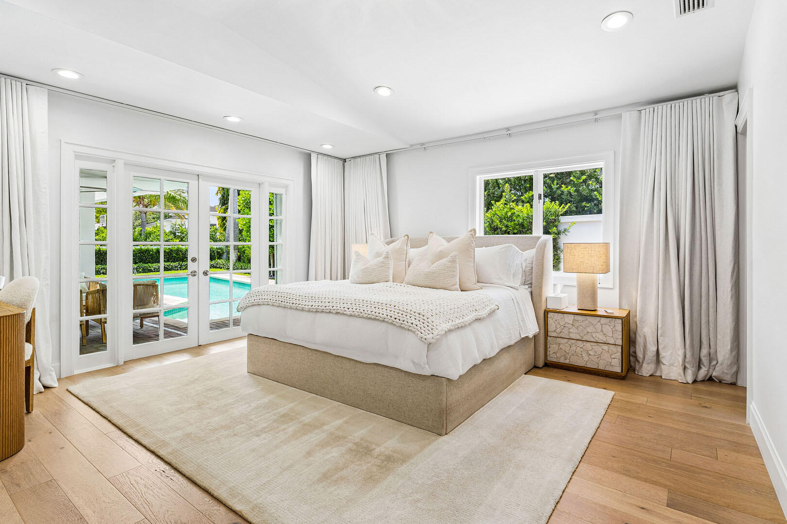 ROYAL PALM YACHT & COUNTRY CLUB - Residential Lease
