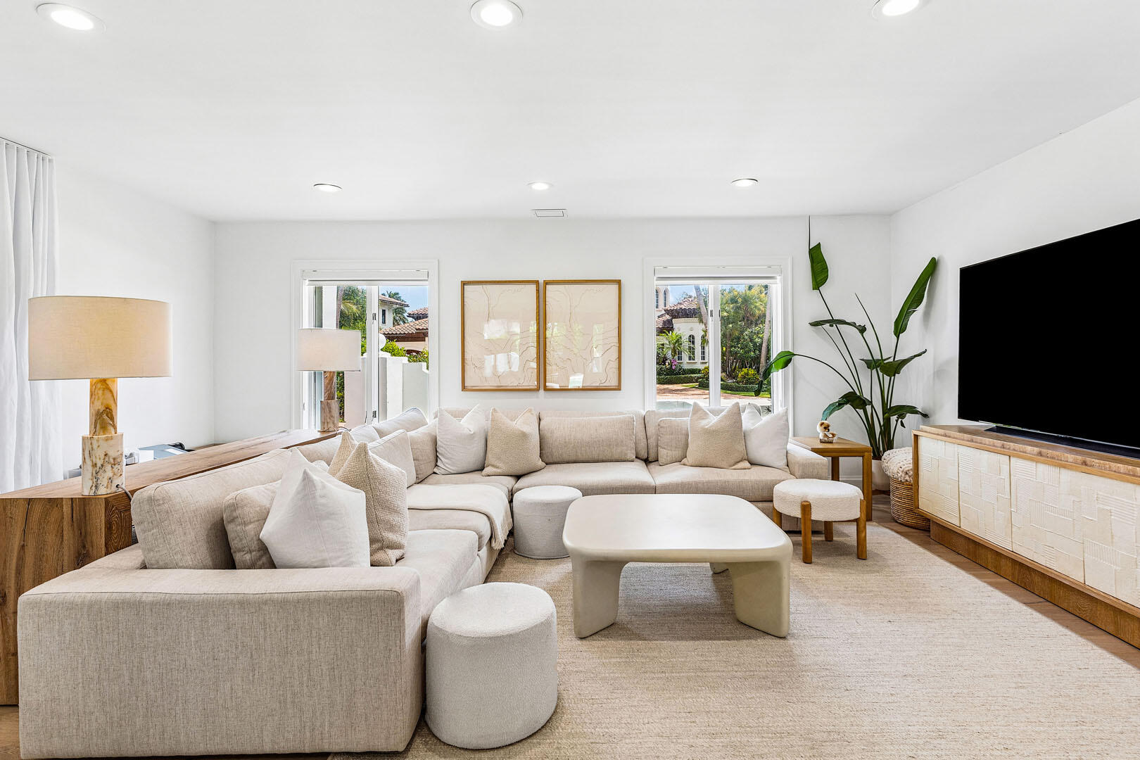 ROYAL PALM YACHT & COUNTRY CLUB - Residential Lease