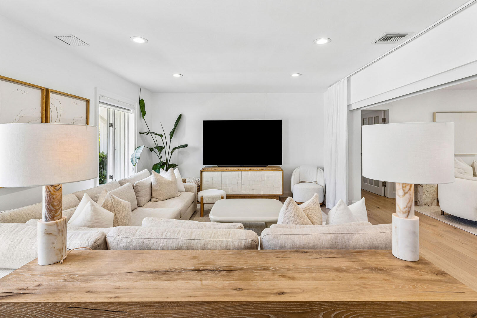 ROYAL PALM YACHT & COUNTRY CLUB - Residential Lease