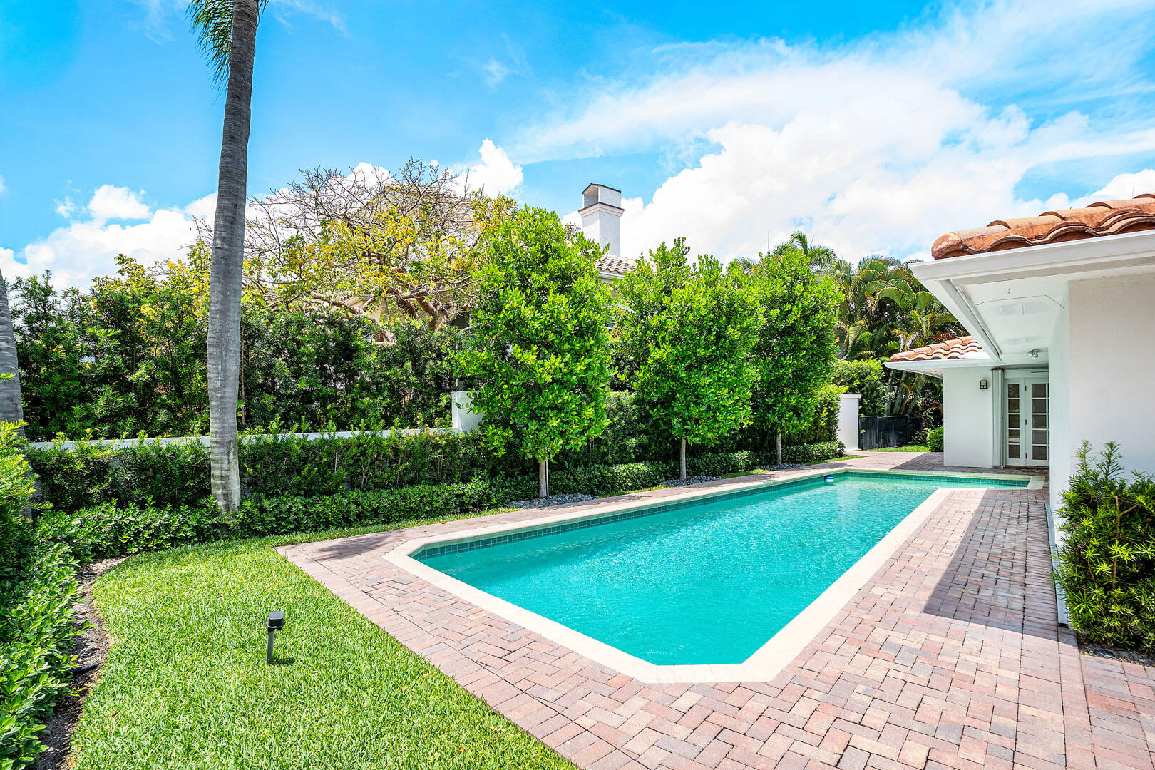 ROYAL PALM YACHT & COUNTRY CLUB - Residential Lease
