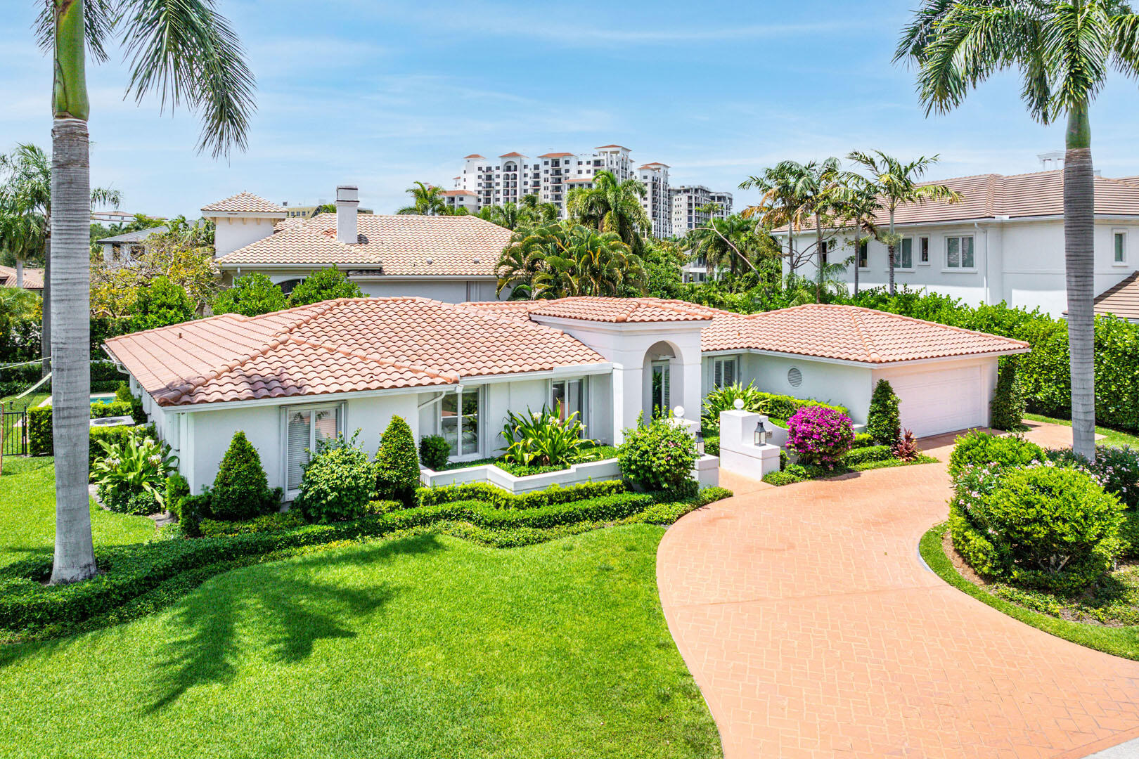 ROYAL PALM YACHT & COUNTRY CLUB - Residential Lease