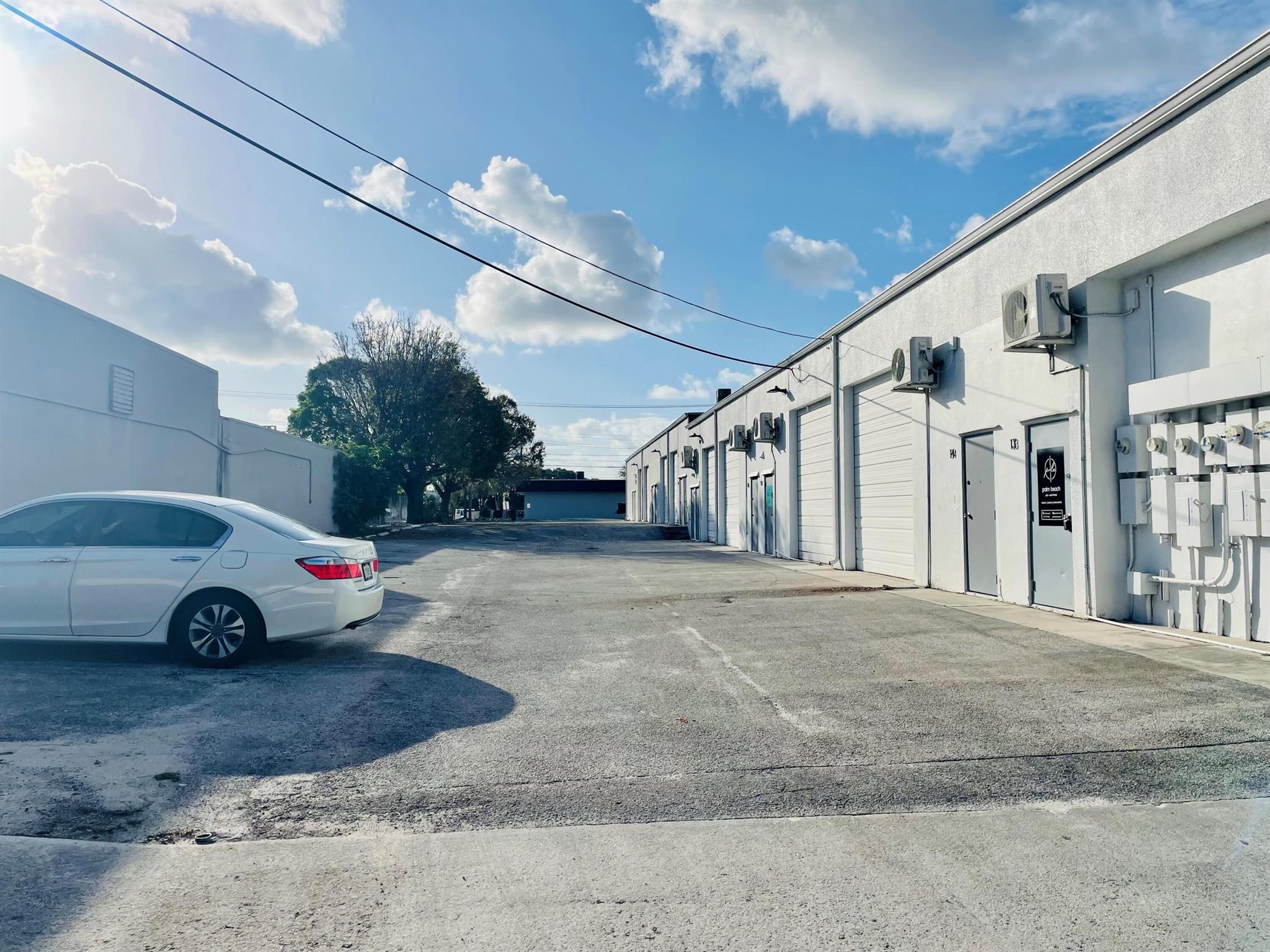 SADLERS BONNYVIEW ADD - Commercial Lease