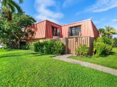 Photo of 3310 MERIDIAN Way S #A, Palm Beach Gardens, FL 33410 (MLS # B26060928)