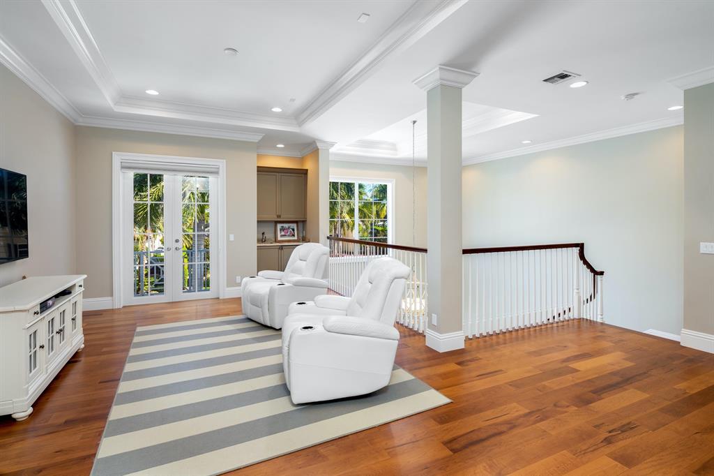 ROYAL PALM YACHT & COUNTRY CLUB - Residential