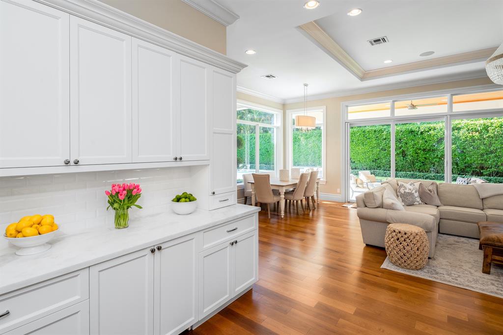 ROYAL PALM YACHT & COUNTRY CLUB - Residential