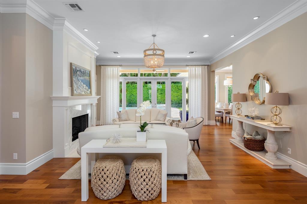 ROYAL PALM YACHT & COUNTRY CLUB - Residential