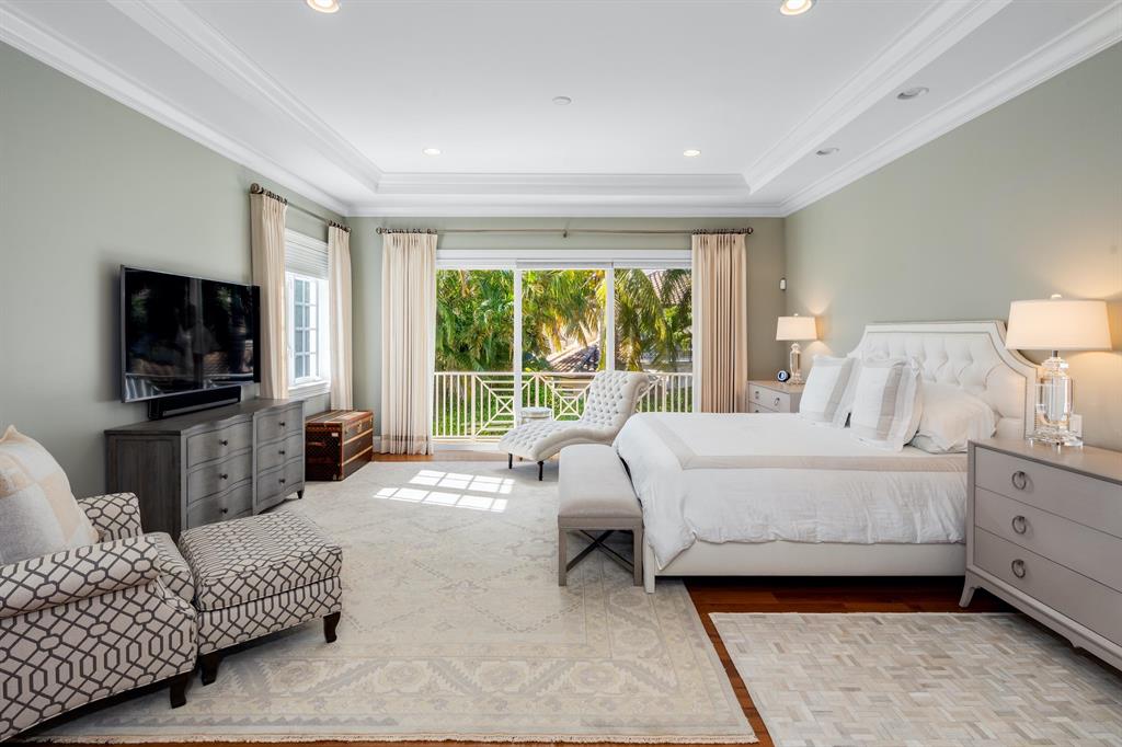 ROYAL PALM YACHT & COUNTRY CLUB - Residential