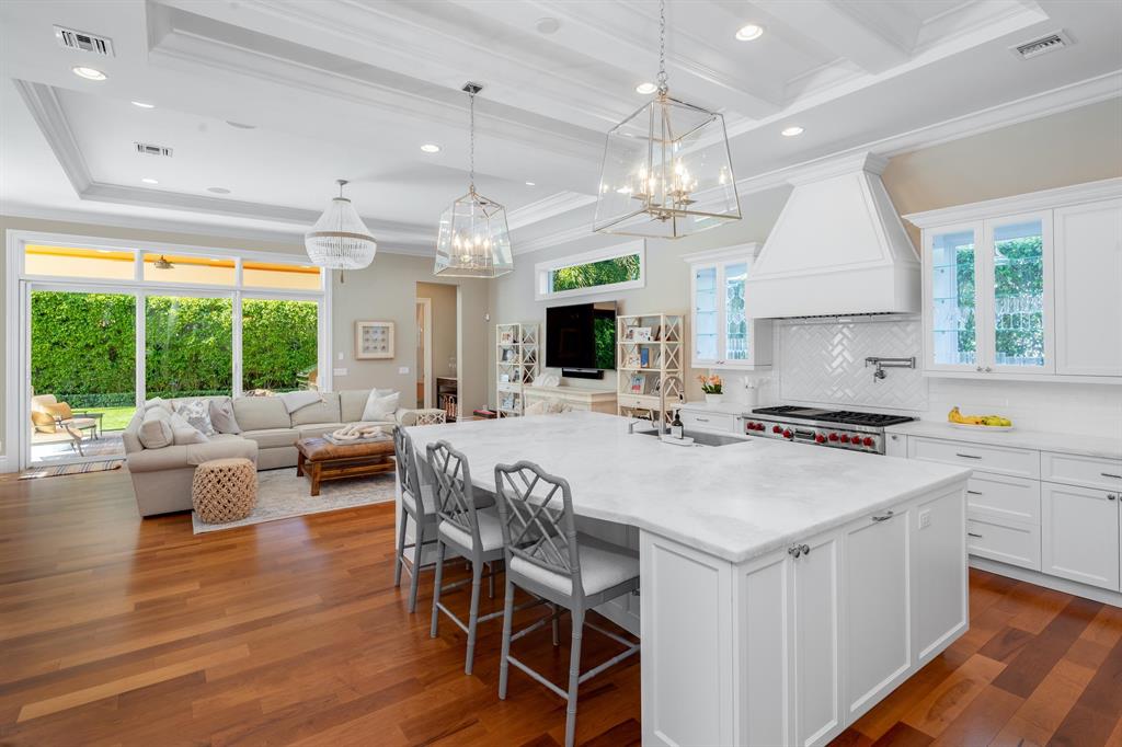 ROYAL PALM YACHT & COUNTRY CLUB - Residential