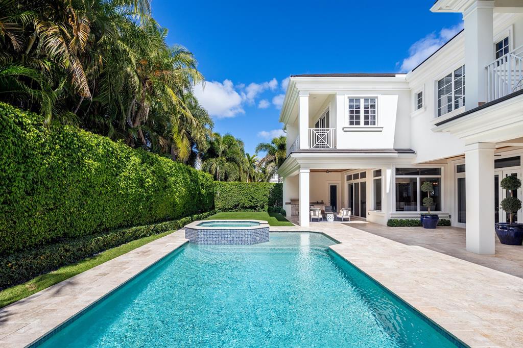 ROYAL PALM YACHT & COUNTRY CLUB - Residential