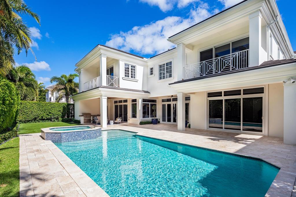 ROYAL PALM YACHT & COUNTRY CLUB - Residential