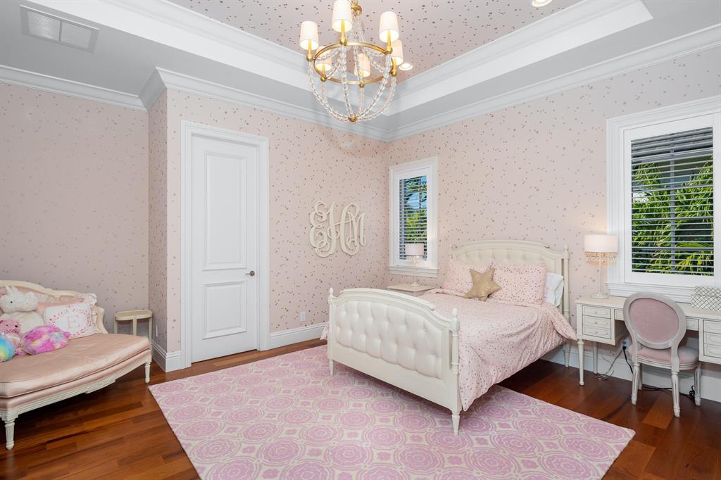 ROYAL PALM YACHT & COUNTRY CLUB - Residential