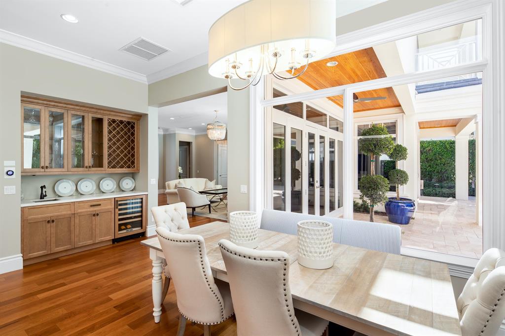 ROYAL PALM YACHT & COUNTRY CLUB - Residential