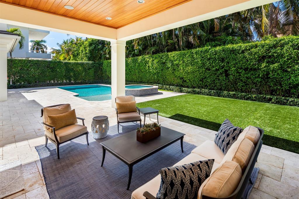 ROYAL PALM YACHT & COUNTRY CLUB - Residential