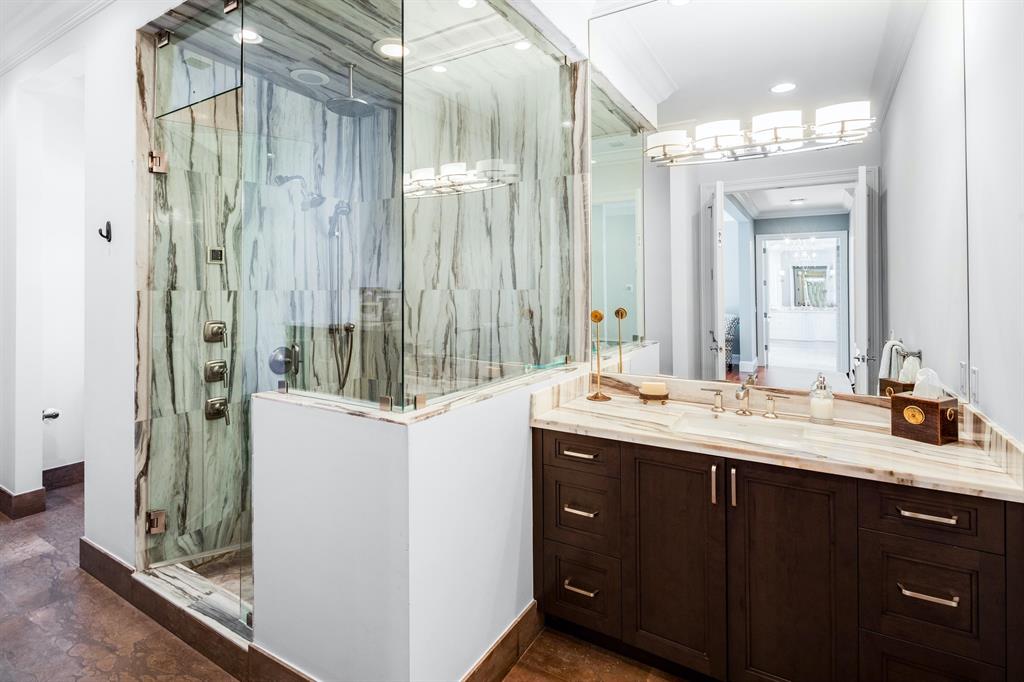 ROYAL PALM YACHT & COUNTRY CLUB - Residential