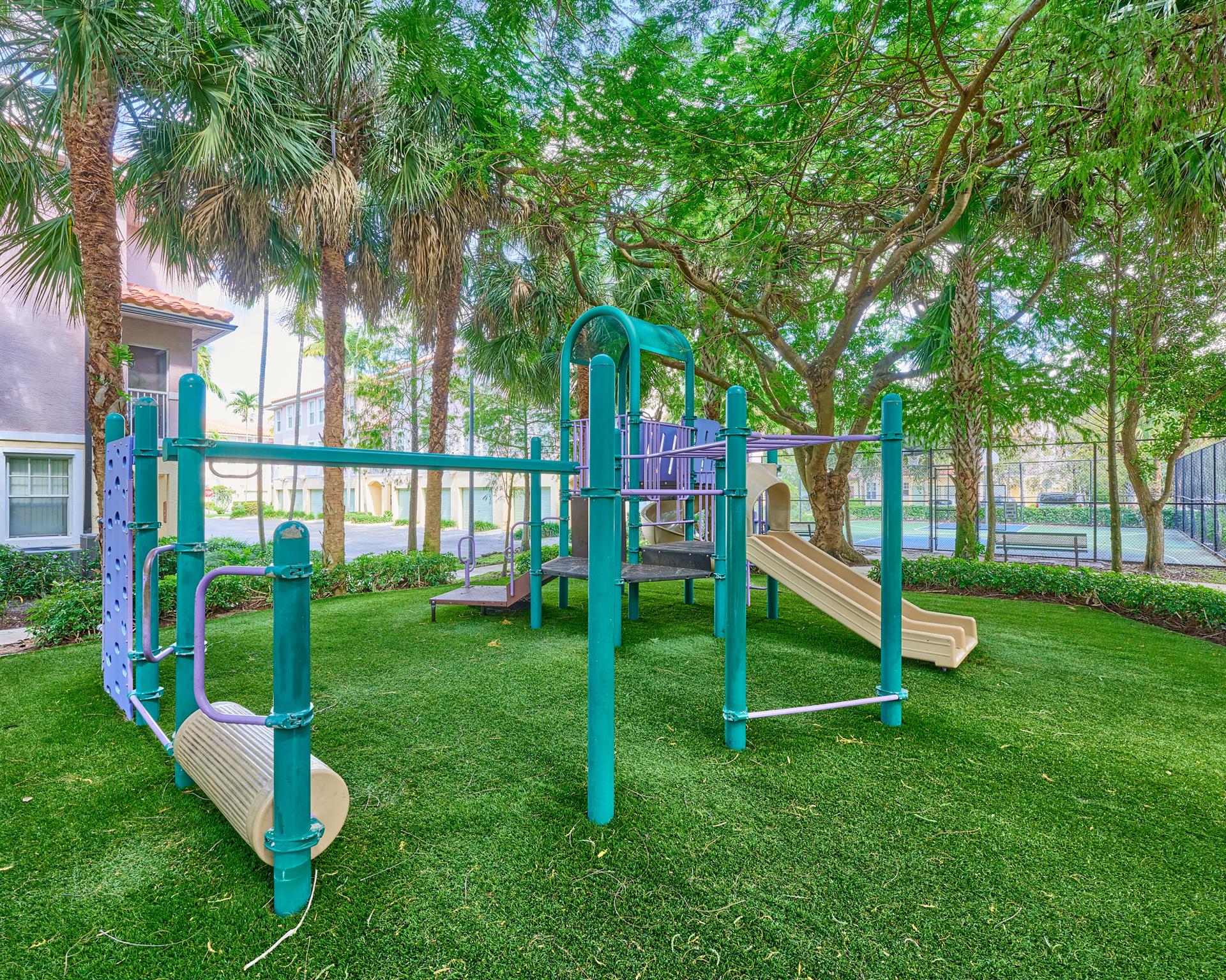 CYPRESS POINTE AT CORAL S - Residential