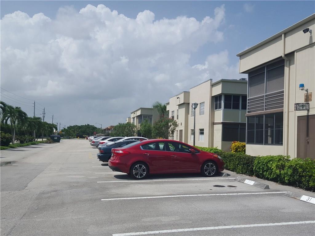 KINGS POINT FLANDERS COND - Residential