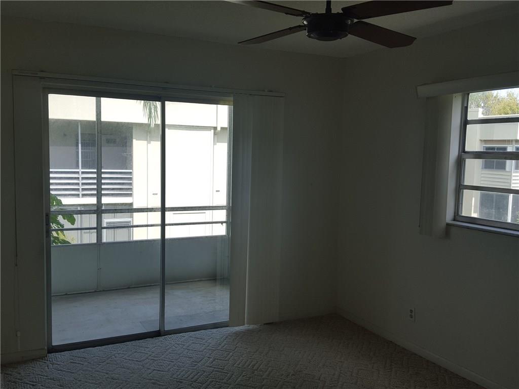 KINGS POINT FLANDERS COND - Residential