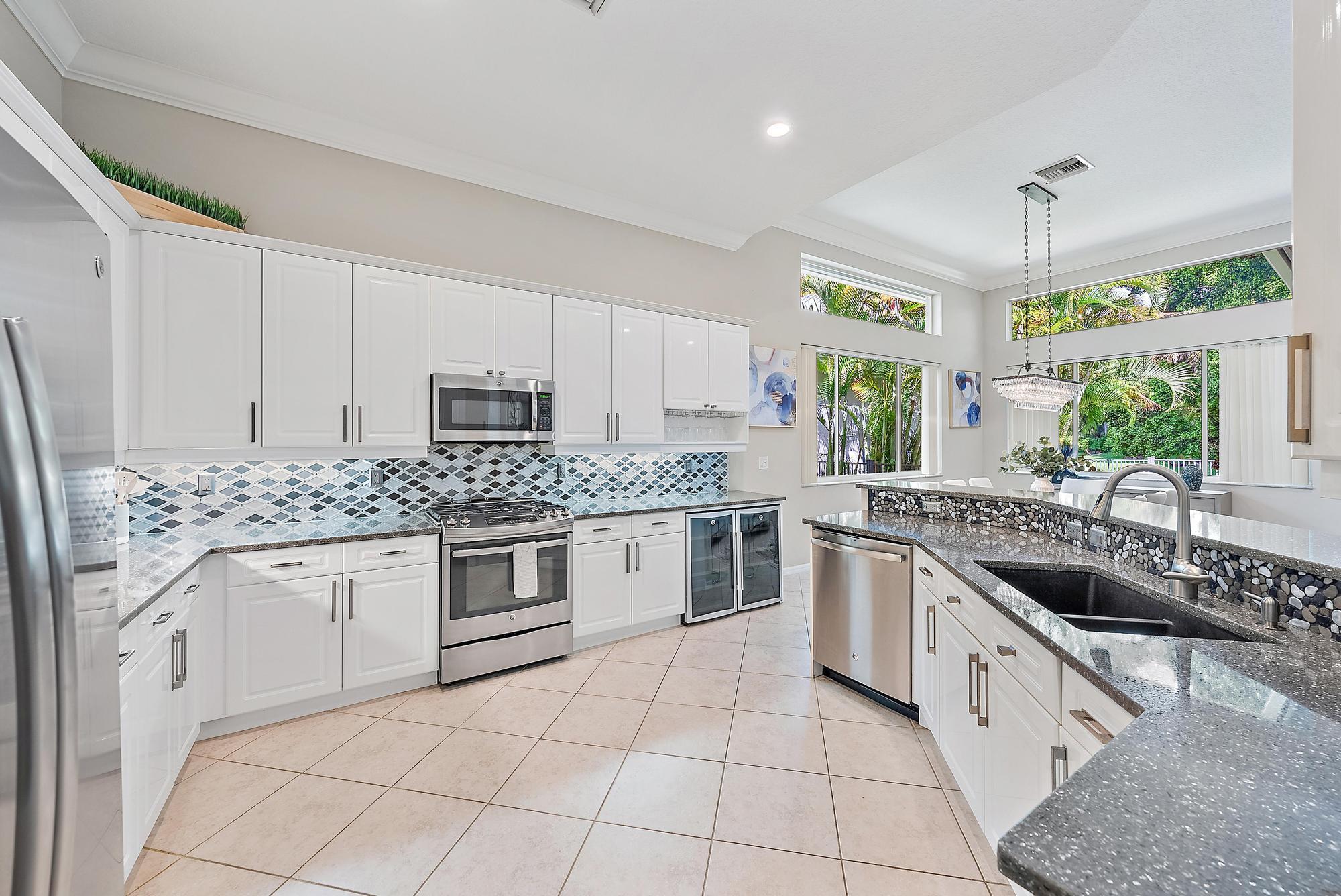 IBIS GOLF AND COUNTRY CLUB 18 - Residential Lease
