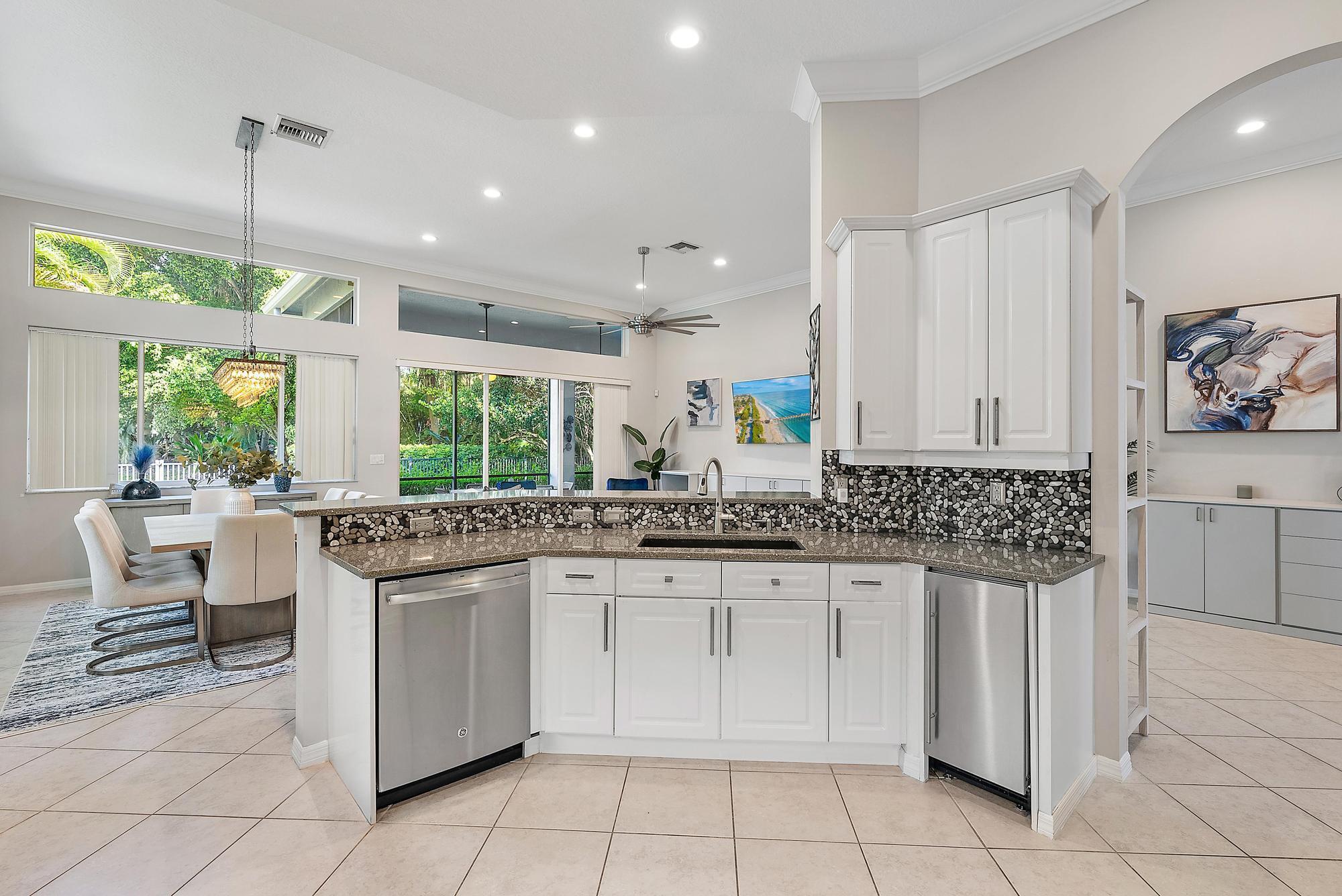 IBIS GOLF AND COUNTRY CLUB 18 - Residential Lease